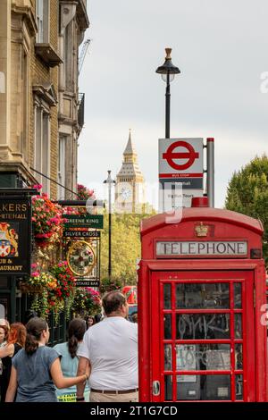 Londra, Regno Unito: 16 settembre 2023: Trafficata Whitehall Street a Londra Foto Stock