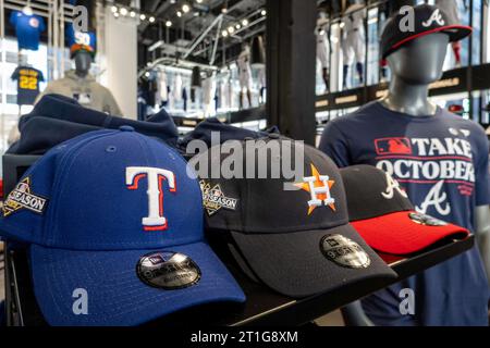 Flagship store della Major League Baseball nel Rockefeller Center, New York City, USA 2023 Foto Stock