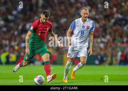 Porto, Portogallo. 13 ottobre 2023, qualificazioni europee UEFA, Portogallo vs Slovacchia, Porto, Portogallo, turno di qualificazione, gruppo J, giorno 7 di 10 presso l'Estadio do Dragao, Bruno Fernandes,giocando per il Portogallo fotografia di Odyssey/@guelbergoes credito: Odyssey Images/Alamy Live News Foto Stock