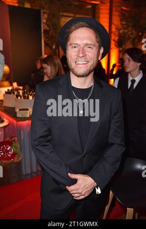 Johannes Oerding bei der VERLEIHUNG DER GOLDENEN HENNE 2023 in der Media City a Lipsia AM 13.10.2023 - Aftershowparty *** Johannes Oerding al PREMIO GOLDEN HENNE 2023 alla Media City di Lipsia il 13 10 2023 Aftershowparty Foto Stock