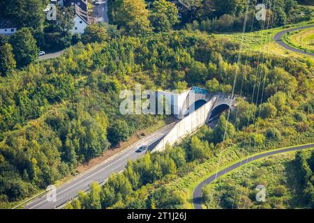 Luftbild, Tunneleinfahrt auf der Bundesstraße B236, Berghofen, Dortmund, Ruhrgebiet, Nordrhein-Westfalen, Deutschland ACHTUNGxMINDESTHONORARx60xEURO *** Vista aerea, ingresso tunnel sulla strada federale B236, Berghofen, Dortmund, zona della Ruhr, Renania settentrionale-Vestfalia, Germania ATTENTIONxMINESTHONORARx60xEURO credito: Imago/Alamy Live News Foto Stock