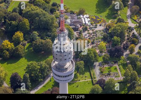 Luftbild, Westfalenpark, Spitze des Florianturms mit Aussichtsplattform, Restaurant an den Wasserbecken und Gartenanlage, Ruhrallee, Dortmund, Ruhrgebiet, Nordrhein-Westfalen, Deutschland ACHTUNGxMINDESTHONORARx60xEURO *** Vista aerea, Westfalenpark, cima del Florianturm con piattaforma di osservazione, ristorante An den Wasserbecken e area giardino, Ruhrallee, Dortmund, zona della Ruhr, Renania settentrionale-Vestfalia, Germania ATTENTIONxMINESTHONORARx60xEURO credito: Imago/Alamy Live News Foto Stock