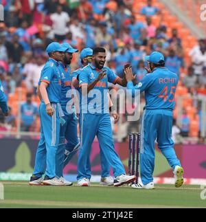 Ahmeddabad, Gujarat, INDIA. 14 ottobre 2023. ICC Men's Cricket World Cup INDIA 2023: I.INDIA VS PAKISTAN : India vince il lancio e decide di schierarsi.PAKISTAN 156 per 3 (Credit Image: © Seshadri Sukumar/ZUMA Press Wire) SOLO EDITORIALE! Non per USO commerciale! Crediti: ZUMA Press, Inc./Alamy Live News Foto Stock