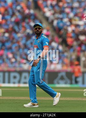 Ahmeddabad, Gujarat, INDIA. 14 ottobre 2023. ICC Men's Cricket World Cup INDIA 2023: I.INDIA VS PAKISTAN : India vince il lancio e decide di schierarsi.PAKISTAN 156 per 3 (Credit Image: © Seshadri Sukumar/ZUMA Press Wire) SOLO EDITORIALE! Non per USO commerciale! Crediti: ZUMA Press, Inc./Alamy Live News Foto Stock