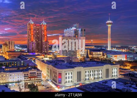 San Antonio, Texas, USA dall'alto all'alba. Foto Stock
