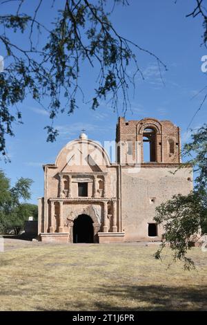 Tumacacori, Arizona. USA. 10/9/2023. La missione San Cayetano del Tumacácori fu fondata dai gesuiti nel 1691 in un luogo vicino ad un insediamento Sobaipuri Foto Stock