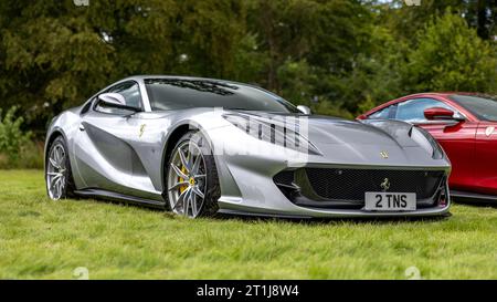 2018 Ferrari 812 Superfast, in mostra al Salone Privé Concours d'Elégance Motor show tenutosi a Blenheim Palace. Foto Stock