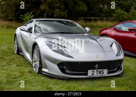 2018 Ferrari 812 Superfast, in mostra al Salone Privé Concours d'Elégance Motor show tenutosi a Blenheim Palace. Foto Stock