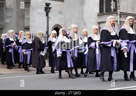 Lord Cancelliere della prima colazione. I giudici a piedi dall'Abbazia di Westminster alla Casa del Parlamento, il London REGNO UNITO. Foto Stock