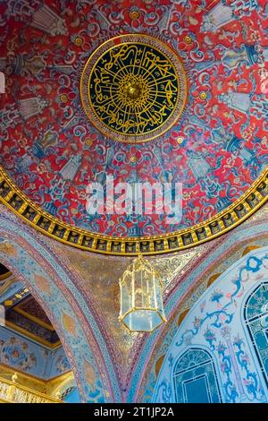 Cupola dell'Harem dei Sultani nel Palazzo Topkapi. A Istanbul, in Turchia. L'harem (sala del trono/sala imperiale) è una parte importante del Topkapi P. Foto Stock