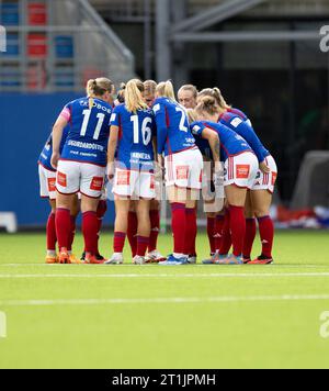 Oslo, Norvegia. 14 ottobre 2023. Oslo, Norvegia, 14 ottobre 2023: I giocatori del Valerenga sono visti durante la partita di campionato Toppserien tra Valerenga e Avaldsnes all'Intility Arena di Oslo (Norvegia) (Ane Frosaker/SPP) credito: SPP Sport Press Photo. /Alamy Live News Foto Stock