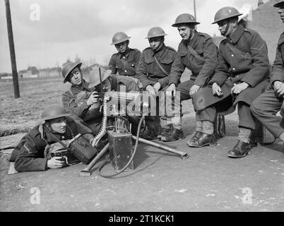 L'esercito britannico in Francia 1940 truppe dal secondo battaglione del reggimento di Middlesex, 3° Divisione, formazione sulla macchina Vickers pistola a Gondecourt, 21 marzo 1940 Foto Stock