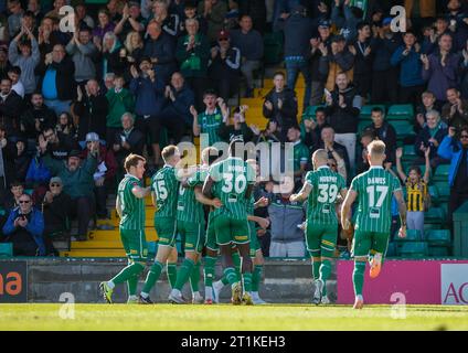 Yeovil Town andando 1-0 contro il Southend United durante il quarto turno di qualificazione di fa Cup allo Huish Park Stadium, Yeovil Foto Stock