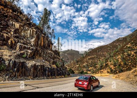 Percorri la California State Route 140 da Mariposa al parco nazionale Yosemite, California Foto Stock