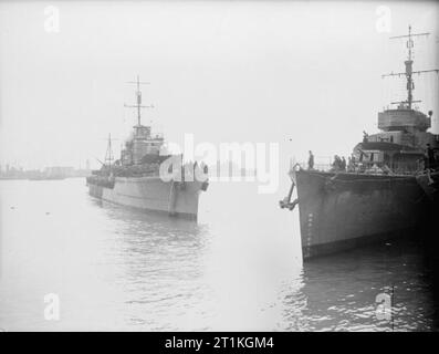 Dunkirk 26-29 maggio 1940 un cacciatorpediniere inglese arriva a dover trasportare le truppe britanniche da Dunkerque. Foto Stock