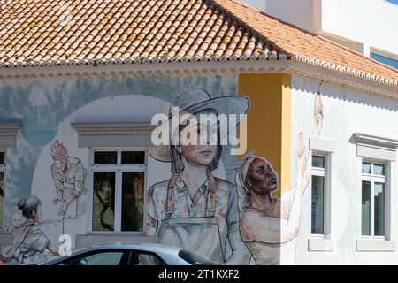 FARO, PORTOGALLO - 1 MARZO 2023: Passeggiata nel centro storico di Faro, Portogallo, 1 marzo 2023 Foto Stock