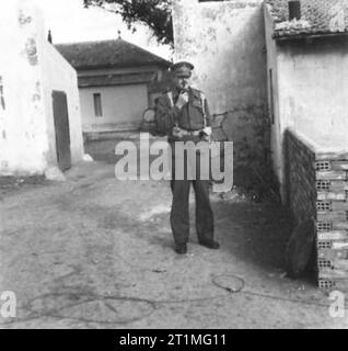 LA CAMPAGNA TUNISINA, NOVEMBRE 1942-MAGGIO 1943, il maggiore generale Vyvyan Evelegh, comandante della 78th Infantry Division britannica, nell'area avanzata, 5 dicembre 1942. Foto Stock