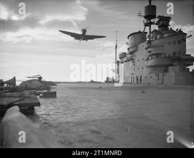 Fleet Air Arm serie, a bordo HMS vittoriosa. Settembre 1942. Un Seafire in volo. Foto Stock