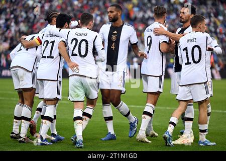 East Hartford, Stati Uniti. 14 ottobre 2023. Calcio: Internazionale, USA - Germania, Pratt & Whitney Stadium presso il Rentschler Field. I giocatori tedeschi festeggiano l'1:3. Credito: Federico Gambarini/dpa/Alamy Live News Foto Stock