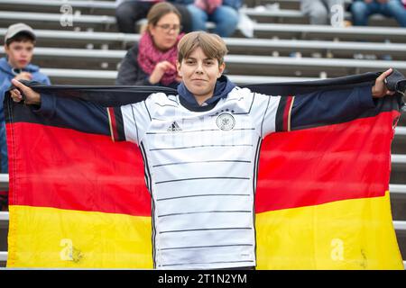 East Hartford, Stati Uniti. 14 ottobre 2023. Fan della Germania durante una partita contro gli Stati Uniti, un'amichevole internazionale al Pratt & Whitney Stadium al Rentschler Field nella città di East Hartford nel Connecticut, negli Stati Uniti, questo sabato 14. Credito: Brazil Photo Press/Alamy Live News Foto Stock