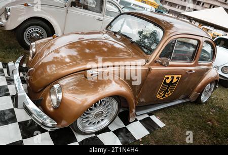 Una classica Volkswagem Fusca Beetle 1974 in mostra in una fiera d'auto d'epoca nella città di Londrina, Brasile. Foto Stock