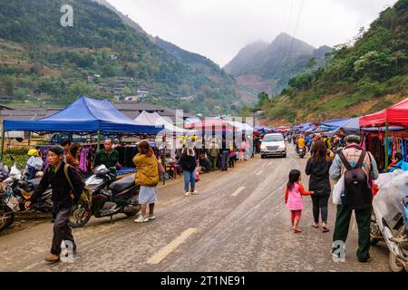 Mercato del sabato di CAN Cau, provincia di Lao Cai, Vietnam. Foto Stock