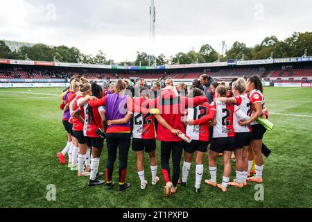 Rotterdam, Paesi Bassi. 15 ottobre 2023. Rotterdam - giocatori del Feyenoord V1 durante la partita tra Excelsior V1 contro Feyenoord V1 a Van Donge e De Roo Stadion il 15 ottobre 2023 a Rotterdam, Paesi Bassi. Credito: Immagini da Box a Box/Alamy Live News Foto Stock