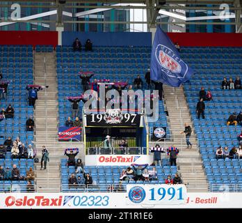 Oslo, Norvegia. 14 ottobre 2023. Oslo, Norvegia, 14 ottobre 2023: I tifosi del Valerenga sono visti prima della partita di campionato Toppserien tra Valerenga e Avaldsnes all'Intility Arena di Oslo, Norvegia (Ane Frosaker/SPP) credito: SPP Sport Press Photo. /Alamy Live News Foto Stock