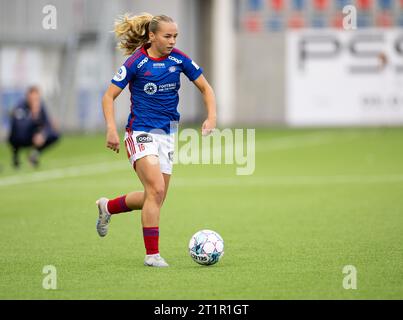 Oslo, Norvegia. 14 ottobre 2023. Oslo, Norvegia, 14 ottobre 2023: Ronja Foss Arnesen (16 Valerenga) si vede durante la partita di campionato Toppserien tra Valerenga e Avaldsnes all'Intility Arena di Oslo, Norvegia (Ane Frosaker/SPP) credito: SPP Sport Press Photo. /Alamy Live News Foto Stock