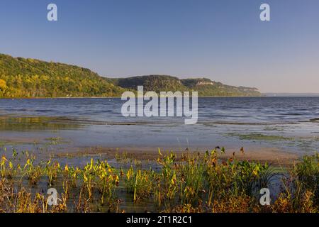 Fiume Mississippi paesaggio panoramico in autunno Foto Stock