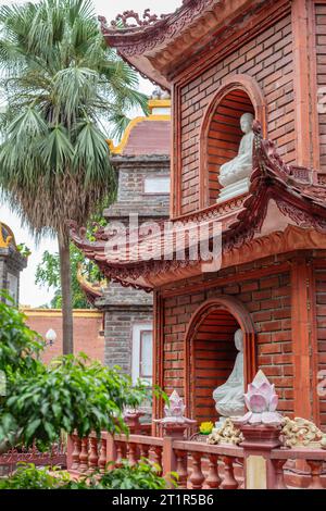 Tran Quoc pagoda, la più antica pagoda buddista ad Hanoi. Quan Tay Ho (Westlake distretto), Hanoi, Vietnam. Foto Stock