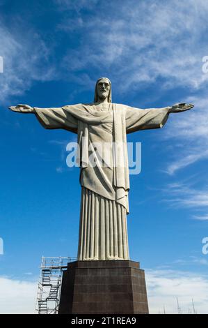 Rio de Janeiro, Brasile, agosto 2022. Dettaglio della statua del Cristo Redentore sul monte Corcovado a Rio de janeiro, Brasile. Simbolo della città Foto Stock