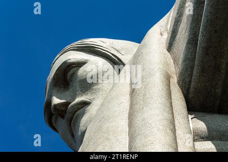 Rio de Janeiro, Brasile, agosto 2022. Dettaglio della statua del Cristo Redentore sul monte Corcovado a Rio de janeiro, Brasile. Simbolo della città Foto Stock