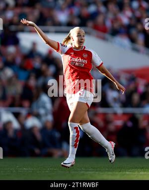 Beth Mead dell'Arsenal durante la partita di Super League femminile Barclays all'Emirates Stadium di Londra. Data foto: Domenica 15 ottobre 2023. Foto Stock