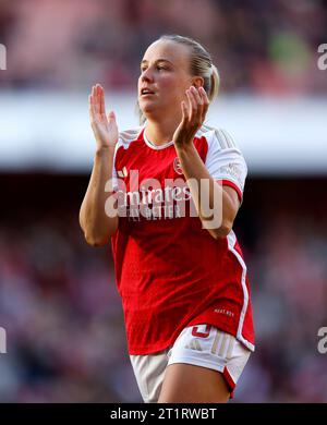 Beth Mead dell'Arsenal durante la partita di Super League femminile Barclays all'Emirates Stadium di Londra. Data foto: Domenica 15 ottobre 2023. Foto Stock