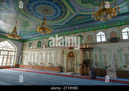 Namangan, Uzbekistan - 15 ottobre 2023: Vista della moschea Shayx Eshon Jome a Namangan, Uzbekistan. Foto Stock