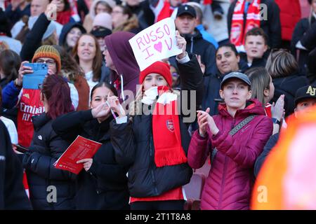 Emirates Stadium, Londra, Regno Unito. 15 ottobre 2023. Women's Super League, Arsenal contro Aston Villa; Arsenal Fans Credit: Action Plus Sports/Alamy Live News Foto Stock