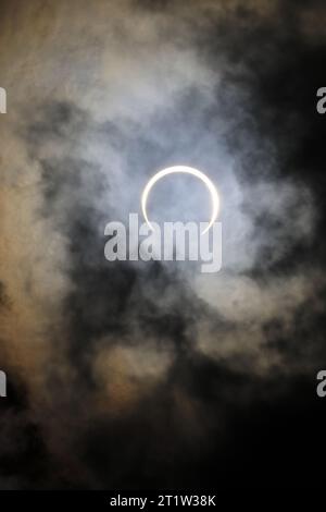 Eclissi anulare del 14 ottobre 2023 Foto Stock