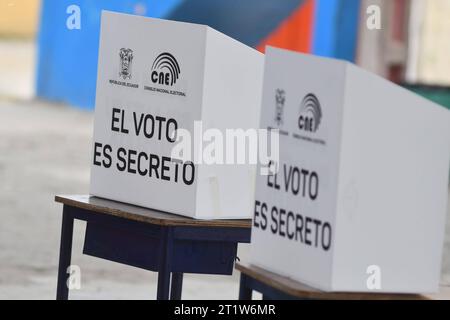 MANTA ELECCIONES SEGUNDA VUELTA Manta, 15 de octubre del 2023. Ambiente electoral mientras se lleva a cabo la segunda vuelta de las Elecciones Anticipadas 2023. Chone Manabi Ecuador POL-MANTAELECCIONESSEGUNDAVUELTA-2199005a9d538e872049ff4b80d957d7 ** ELEZIONI MANTA SECONDO TURNO MANTA, 15 ottobre 2023 ambiente elettorale mentre il secondo turno delle elezioni anticipate 2023 Foto Stock