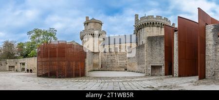 Veduta dei bastioni del Castello dei Duchi d'Aleno Foto Stock