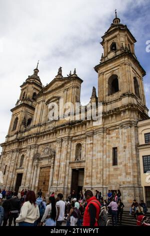 Bogotà, Colombia - 2 luglio 2023. Cattedrale metropolitana e primate Basilica dell'Immacolata Concezione e San Pietro di Bogotà, nota come prim Foto Stock