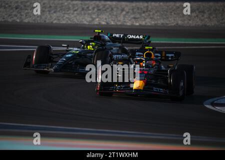 DOHA, QATAR - 7 ottobre 2023 - Lewis Hamilton (Regno Unito) Mercedes e Sergio Perez (mex) Red Bull - AHMAD AL-SHEHAB/Alamy Live News Foto Stock