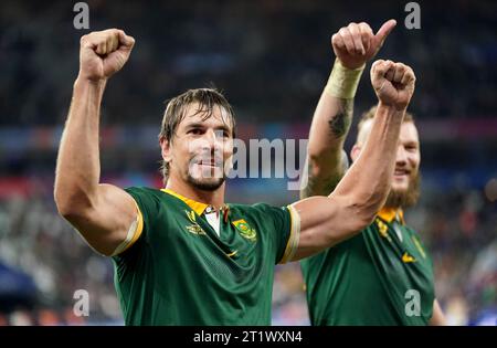 L'Eben Etzebeth del Sudafrica festeggia dopo la partita dei quarti di finale della Coppa del mondo di rugby 2023 allo Stade de France di Saint-Denis. Data foto: Domenica 15 ottobre 2023. Foto Stock