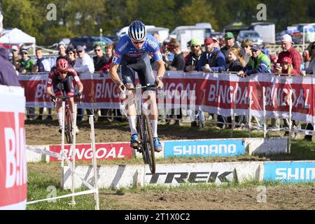 Waterloo, Stati Uniti. 15 ottobre 2023. Il belga Niels Vandeputte raffigurato in azione durante la prima tappa (1/14) della gara di ciclocross UCI World Cup a Waterloo, Wisconsin, USA, domenica 15 ottobre 2023. BELGA PHOTO BILL SCHIEKEN Credit: Belga News Agency/Alamy Live News Foto Stock