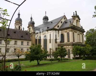 Vista sul retro della chiesa del monastero di Schöntal nella valle Jagsttal Foto Stock