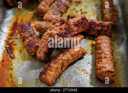 Tradizionale kebab armeno di lule o kebab di lula, spiedino arrosto di carne in un festival gastronomico a San Francisco Foto Stock