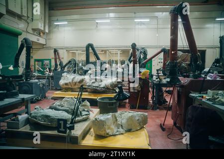 DRUMHELLER, ALBERTA - Maggio, 2022 - Triceratops prepararsi a difendersi, Royal Tyrrell Museum. Foto di alta qualità Foto Stock