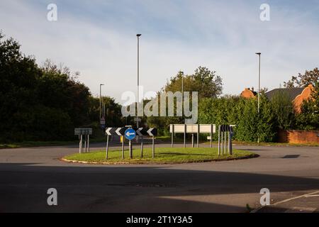 Russell Way ha abbandonato la rotatoria nei pressi di Tesco a Exeter durante la prima mattina di domenica Foto Stock