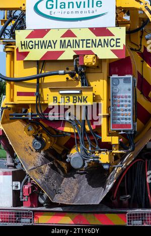 Princetown, Devon, Inghilterra, Regno Unito. 04.09.2023. Autocarro con getti d'acqua ad alta pressione per la manutenzione delle autostrade per lo svuotamento e la pulizia delle fognature. Foto Stock