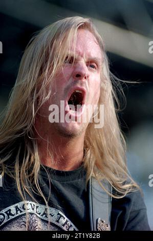 Milano Italia 1996-07-10 : il chitarrista Jeff Hanneman della band Slayer durante il concerto all'Acquatica Park Foto Stock